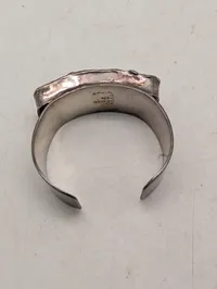 Brutalistisk smykkesæt med tigerøje bestående af armring og halskæde