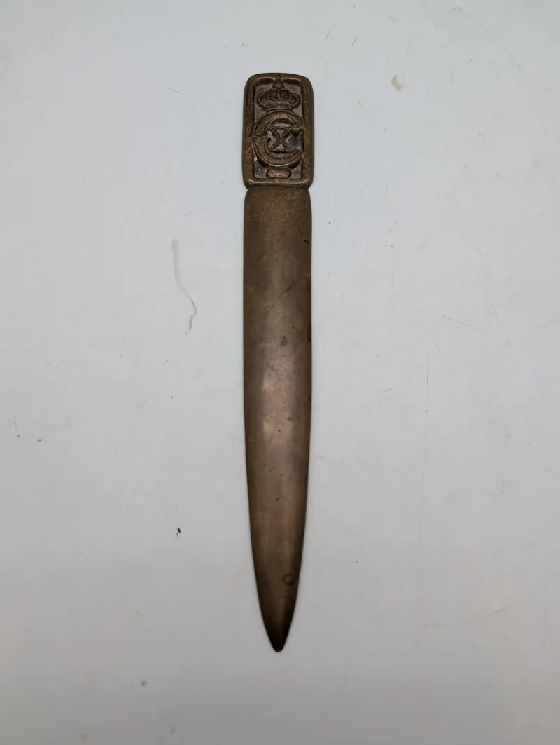 Antik brevåbner i bronze med Christian X monogram