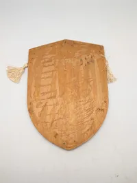 Dansk militær mindeplade med emblemer Livgarden