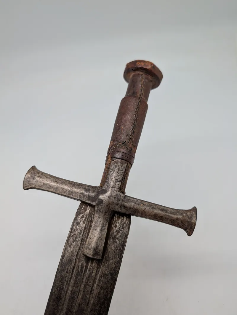 Sudanese Kaskara Broadsword with Leather-Wrapped Hilt and Crossguard