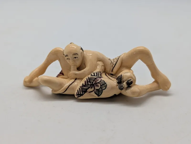 Antik JAPANESE HAND CARVED EROTIC NETSUKE FIGURES EDO / MEIJI PERIODE 