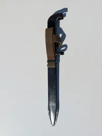 Tjekkoslovakisk VZ-58 bajonet med metalskede og lærredsfrog