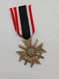 Tysk Krigsfortjenestekors af 2. klasse med sværd (KVK2)