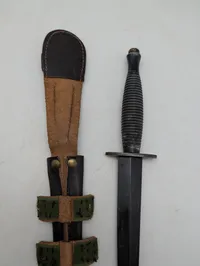 Fairbairn-Sykes Fighting Knife, 3. mønster med læderskede