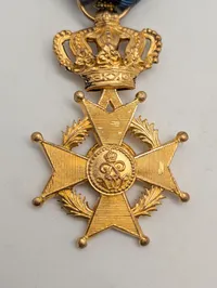 Belgisk Leopold II Orden, Officerskors i forgyldt metal