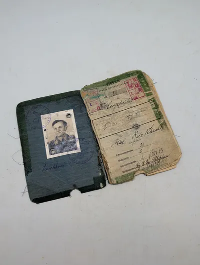 Tysk Luftwaffe Soldbuch fra 2. Verdenskrig tilhørende Karl Burkhardt