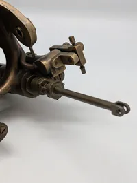 Antik Torpedo-styreapparat i messing, serienummer 5883 Stammer fra den Tyske U20 WW1 