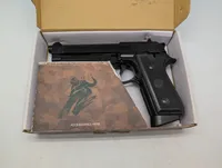 KWC PT92 Airsoft Pistol Sæt med CO2 og BB Kugler