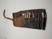 Antikt kirurgisk instrument-sæt i læderrulle Felt Dyrlæge Tyskland WW2 