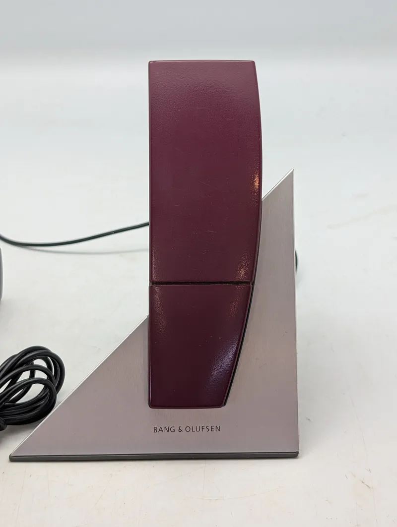 Bang & Olufsen Beocom 6000 trådløs telefon med trekantet base