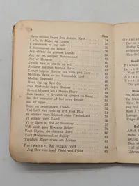 To danske sangbøger: Nordiske Sange (1876) og Sangbog for Hæren og Søværnet (1947)