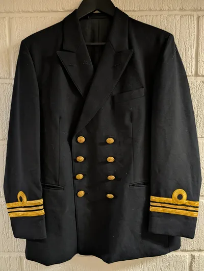 Dansk Søværnet Uniformsjakke med Guldknapper og Distinktioner