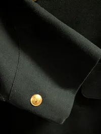 Dansk Militær Uniformsjakke med Rigsvåben Kraveemblem M69