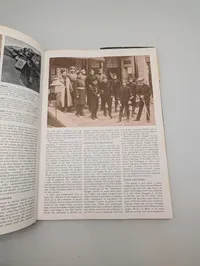 Samling af tre militærhistoriske bøger om våben og militaria