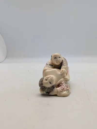 Japansk Shunga Netsuke af Matsuyama, udskåret ben