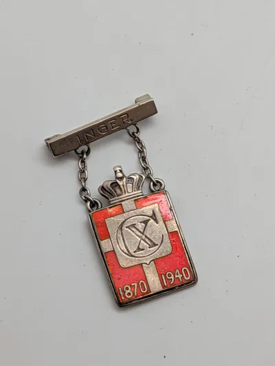 Georg Jensen Kongemærke i 830 Sølv og Emalje, 1870-1940, variant