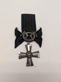 Finsk Frihedskors 4. Klasse med Sværd og Sort Bånd