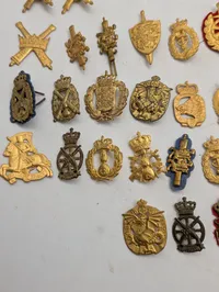 Samling af danske militære Regimentsmærker 