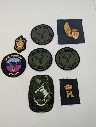 Samling af danske militære stofmærker fra Hjemmeværnet mm.