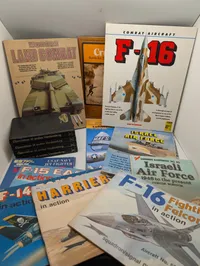 Samling af militærhistoriske bøger og tidsskrifter om fly og landkamp