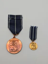 Finsk Fortjenstmedalje 1941-1945 med miniature