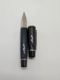 Breitling Sort Rollerball Pen med Sølvfarvede Detaljer