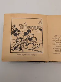 1935 Walt Disney Mikkel Mus paa Skattejagt Danish Mickey Mouse Book