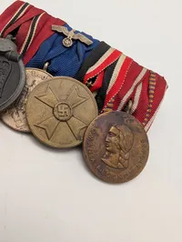 Tysk og Rumænsk Medaljegruppe fra 2. Verdenskrig med Fire Dekorationer