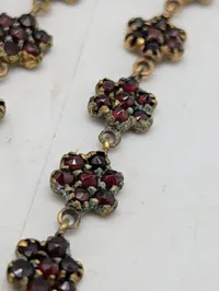 Flora Danica og vintage smykkesæt med halskæder og ring