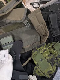 Stor samling af Airsoft udstyr og militærtilbehør