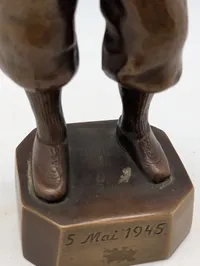 H.F. Agte L'Forge Bronze Statuette af Modstandsmand, 5. Maj 1945