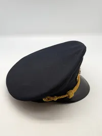 Tysk Kriegsmarine Officérs Schirmmütze med guldtrådsbroderi, efter 45 