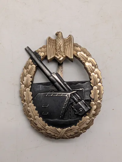 Tysk Kriegsmarine Kystartilleri-mærke (Kriegsabzeichen für die Marineartillerie) Originalt ?