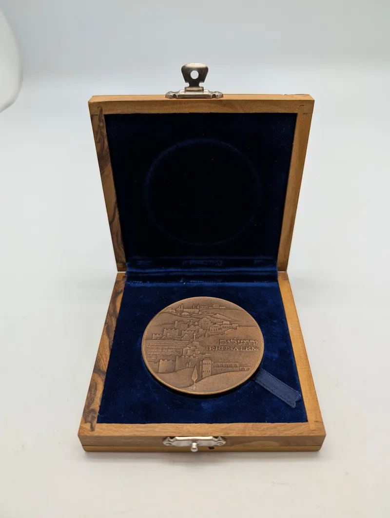 Israelsk Jerusalem Bronze Medalje i Oliventræsetui