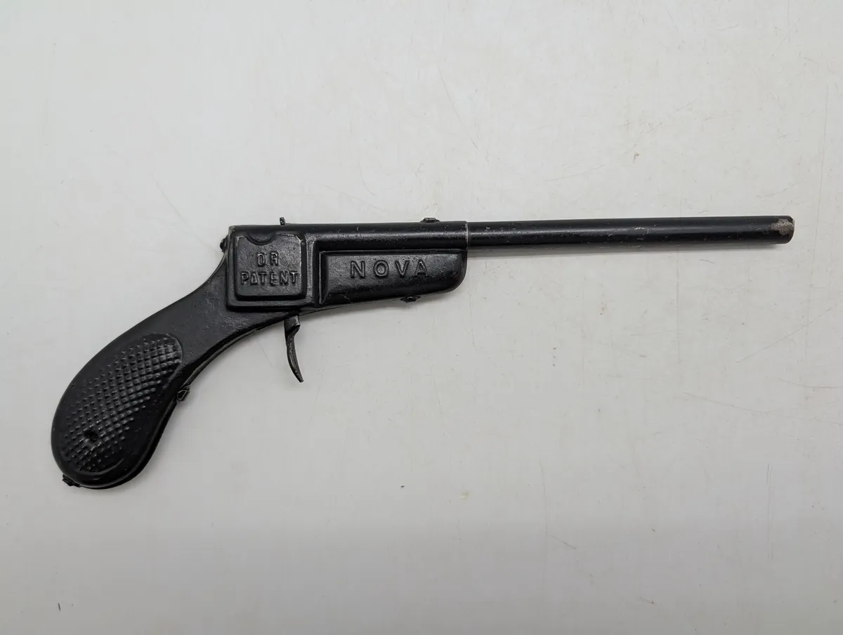 Dansk Nova  sugekop pistol, model DR Patent