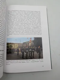 Tønder Kaserne 1920-2002 bog af Henrik J. Møller og Tønder Garnison platte