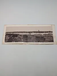 Antikt Album von Kiel med illustrationer af S.M.S. Baden og S.M.S. Irene