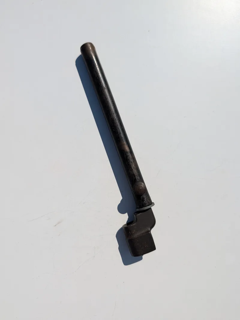 Britisk No. 4 MK II Spike Bajonet med Skede