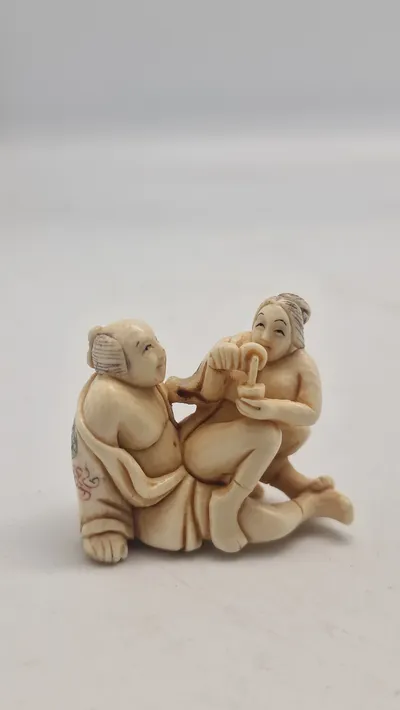 Antik JAPANESE HAND CARVED EROTIC NETSUKE FIGURES EDO / MEIJI PERIODE 