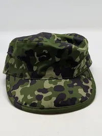 Militær kasket i M/84 camouflage mønster