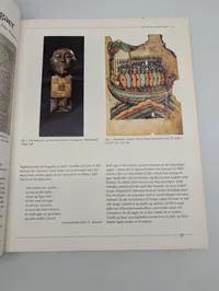 Viking og Hvidekrist: Norden og Europa 800-1200 Exhibition Catalogue