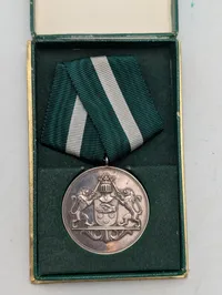 Danmarks Politi Fortjenstmedalje i original æske