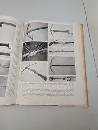 Samling af tre militærhistoriske bøger om våben og militaria