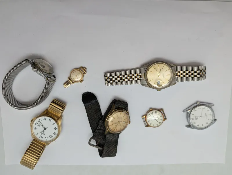 Samling af vintage armbåndsure herunder Firelly, Q&Q og Torta