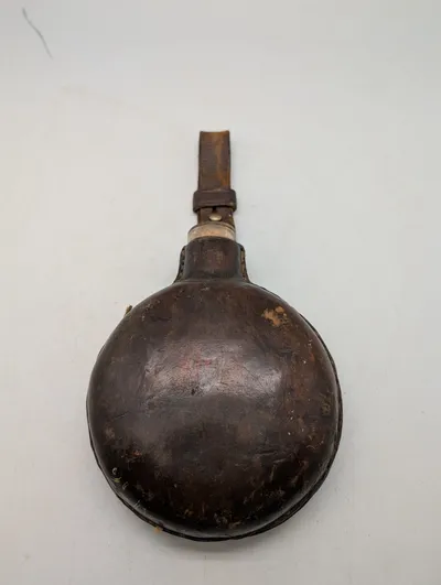 Antik militær Dansk feltflaske model 1873 i læderbetræk