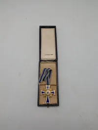 C. E. Juncker, Berlin: Moderkors i guld (Ehrenkreuz der Deutschen Mutter)