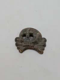 Tysk Totenkopf-emblem til kasket, metal WW2
