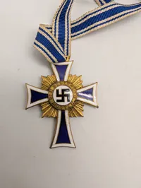 Tysk Moderkors i Guld (Ehrenkreuz der Deutschen Mutter)