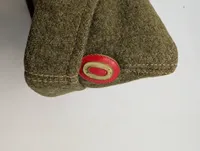 Dansk Militær Hovedbeklædning: Grøn Baret og Skråhue