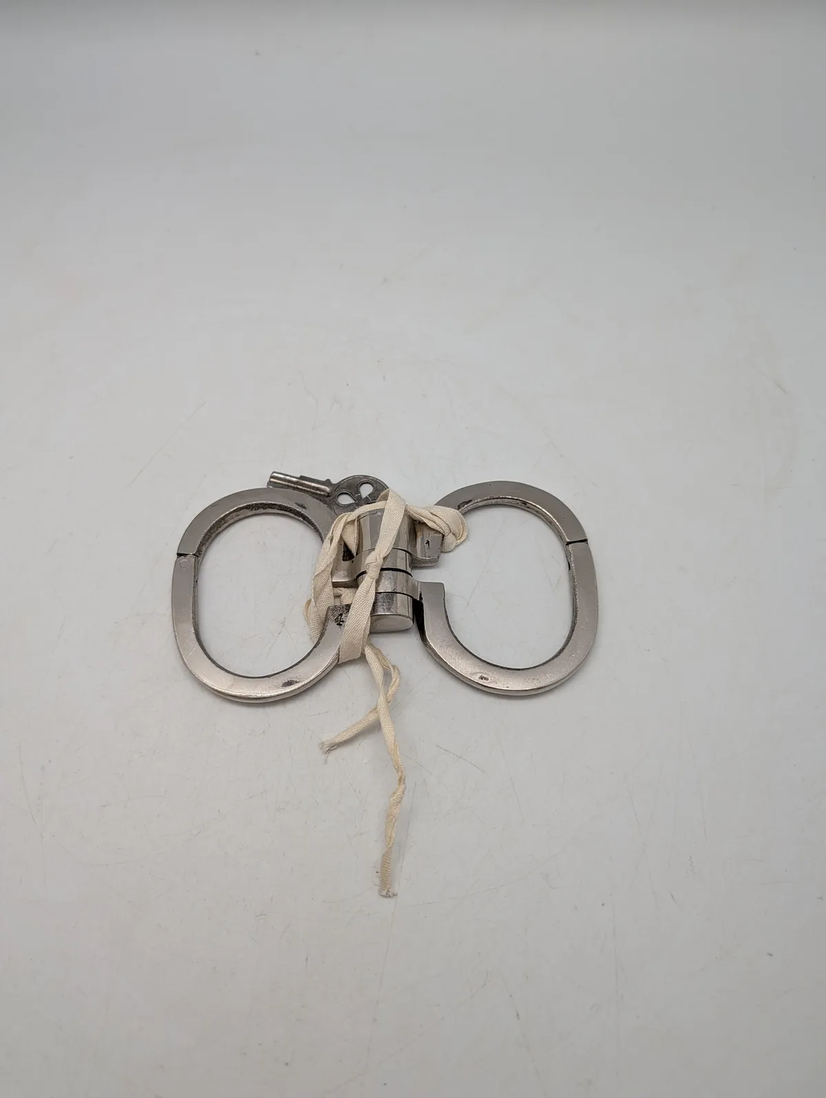 Tyske D.R.G.M. Håndjern med Original Nøgle WW2 